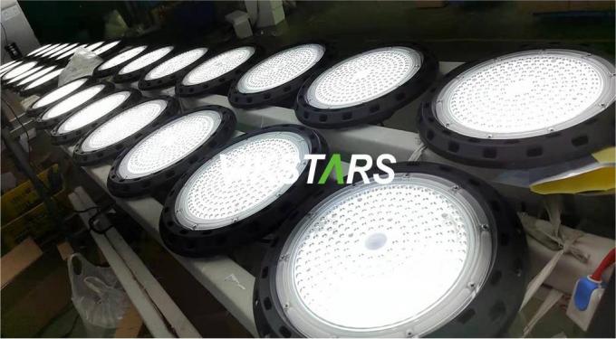 دعامة تثبيت مصابيح UFO LED High Bay مع Meanwell Driver طول العمر 5 سنوات الضمان 23
