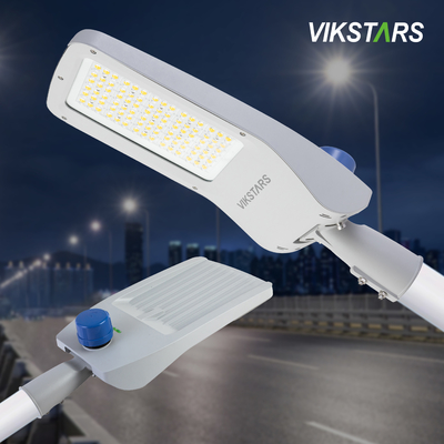 كوبرا مصابيح الشوارع LED أحدث مصباح عام 140lm / w مع 5 سنوات ضمان